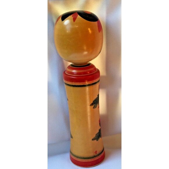 Japanese Kokeshi Doll Kimono Floral Design Hand Painted Flowers 9 1/2 “ - Picture 4 of 7